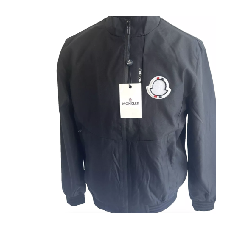 Moncler bomber Explore the world