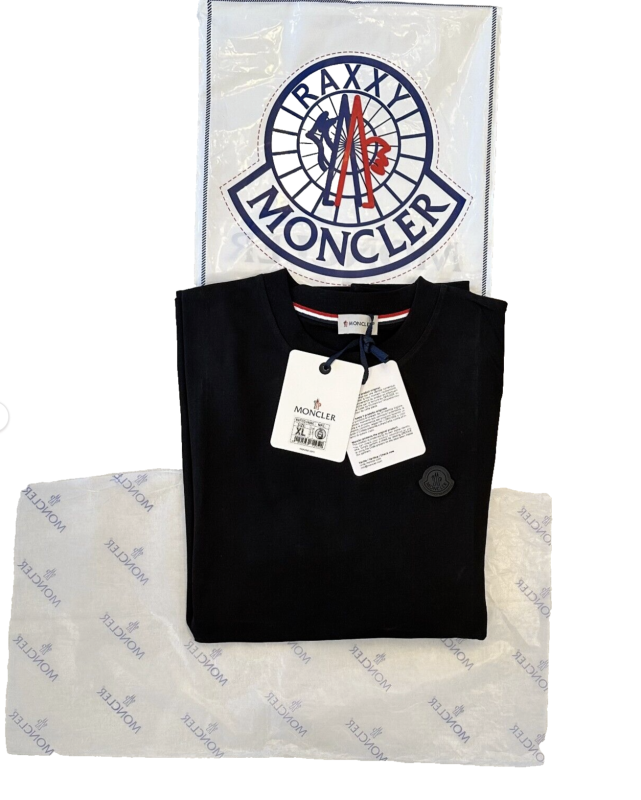 MonclerT-shirt in cotone con patch logato
